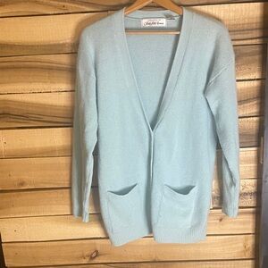 Vintage Saks Fifth Avenue Soft sea foam green Women's Cardigan Sweater M